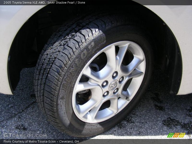 Silver Shadow Pearl / Stone 2005 Toyota Sienna XLE AWD