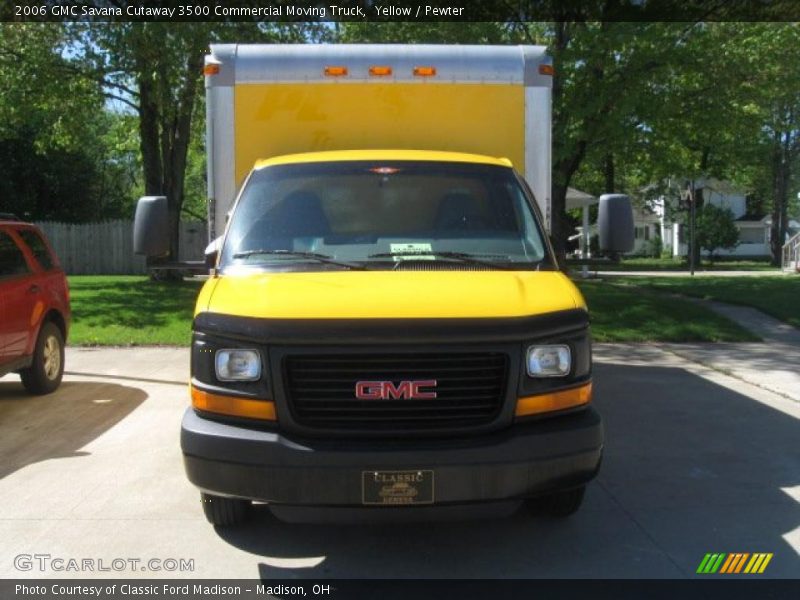 Yellow / Pewter 2006 GMC Savana Cutaway 3500 Commercial Moving Truck