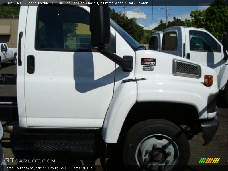 Summit White / Dark Pewter 2009 GMC C Series Topkick C4500 Regular Cab Chassis