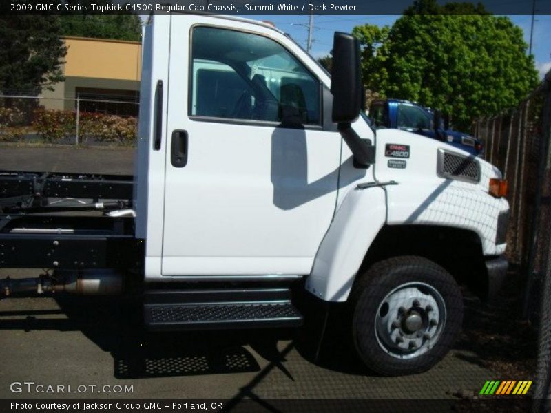 Summit White / Dark Pewter 2009 GMC C Series Topkick C4500 Regular Cab Chassis
