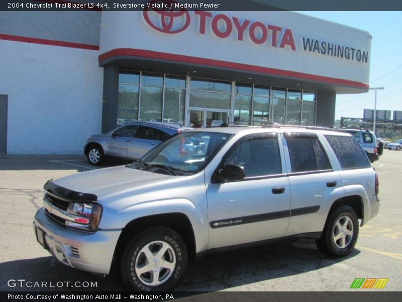 Silverstone Metallic / Medium Pewter 2004 Chevrolet TrailBlazer LS 4x4