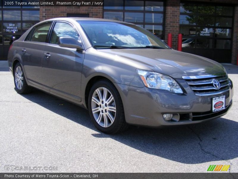 Phantom Gray Pearl / Ivory 2005 Toyota Avalon Limited