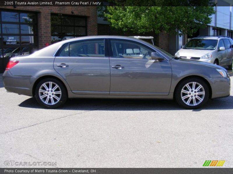 Phantom Gray Pearl / Ivory 2005 Toyota Avalon Limited
