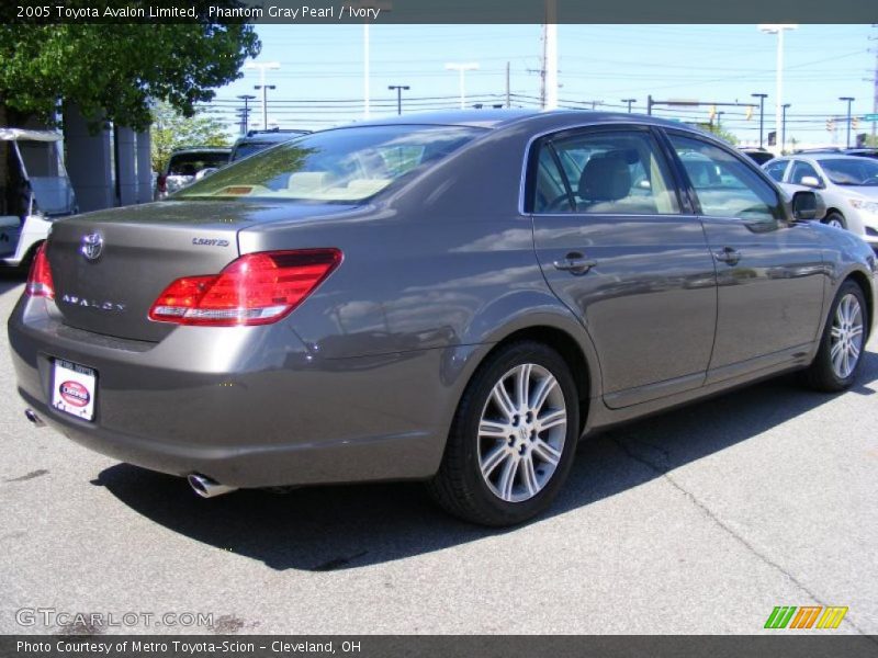 Phantom Gray Pearl / Ivory 2005 Toyota Avalon Limited