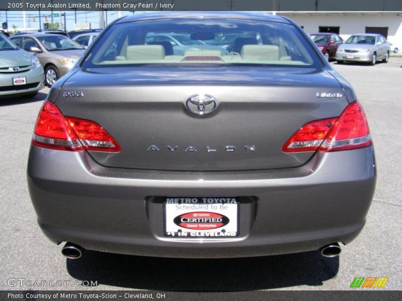 Phantom Gray Pearl / Ivory 2005 Toyota Avalon Limited