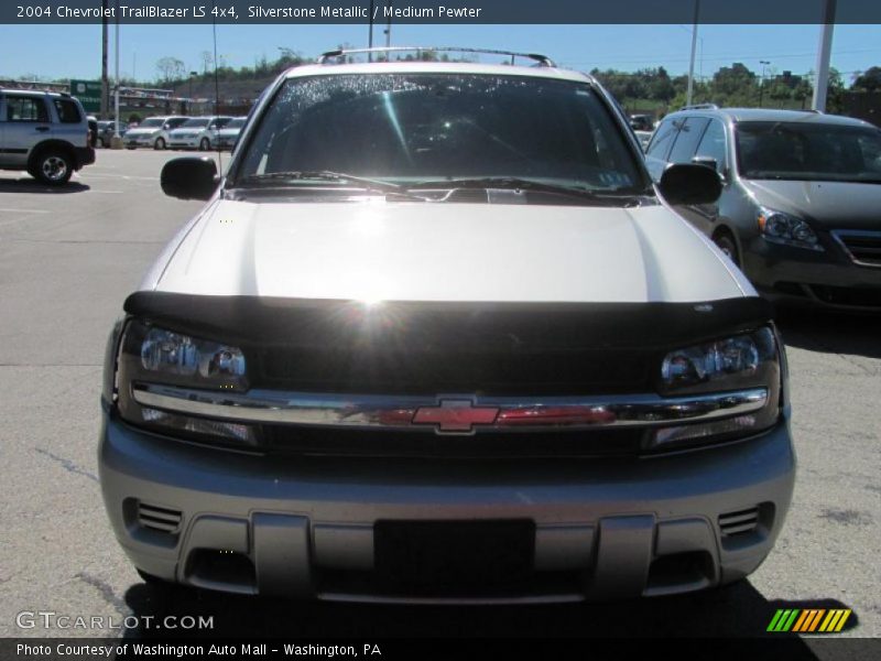 Silverstone Metallic / Medium Pewter 2004 Chevrolet TrailBlazer LS 4x4