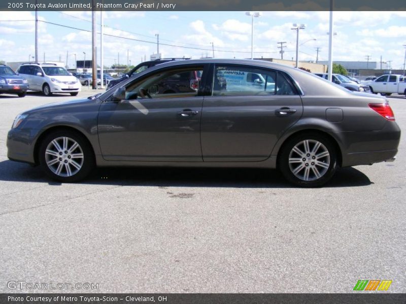 Phantom Gray Pearl / Ivory 2005 Toyota Avalon Limited