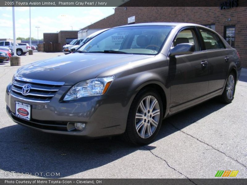 Phantom Gray Pearl / Ivory 2005 Toyota Avalon Limited