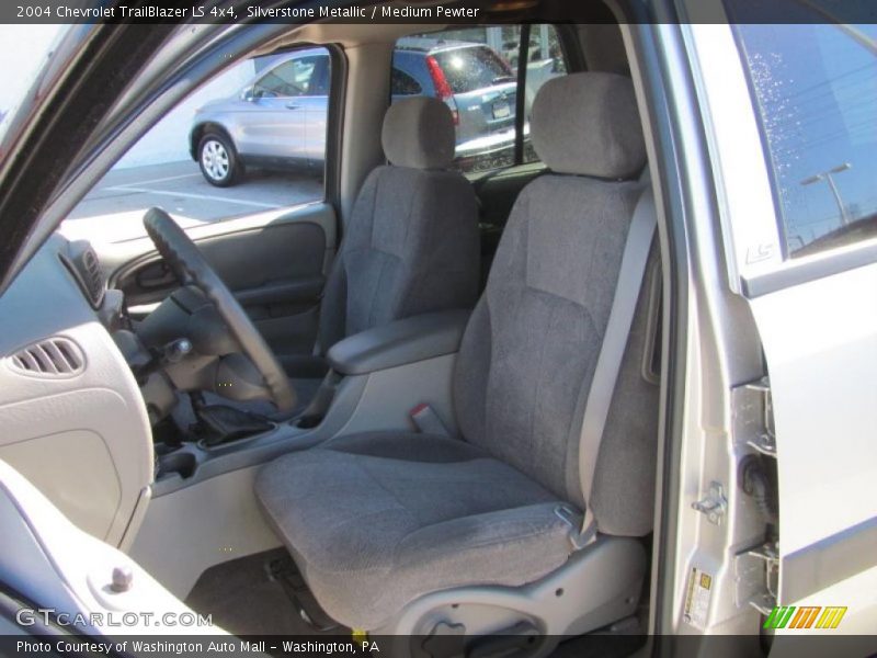 Silverstone Metallic / Medium Pewter 2004 Chevrolet TrailBlazer LS 4x4