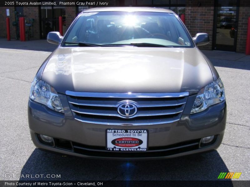 Phantom Gray Pearl / Ivory 2005 Toyota Avalon Limited
