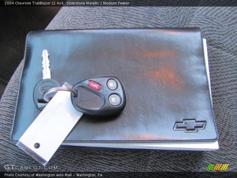 Silverstone Metallic / Medium Pewter 2004 Chevrolet TrailBlazer LS 4x4