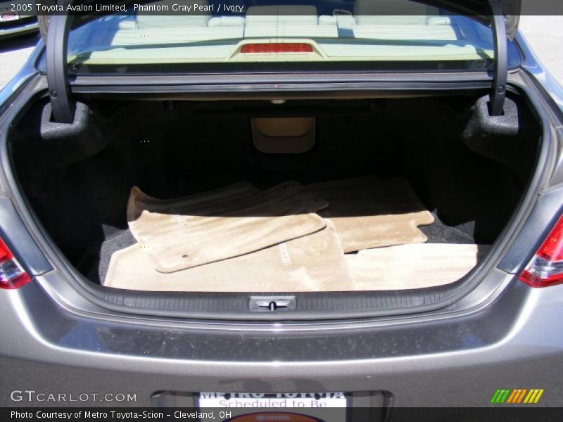 Phantom Gray Pearl / Ivory 2005 Toyota Avalon Limited