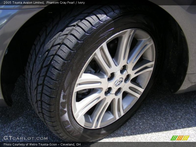 Phantom Gray Pearl / Ivory 2005 Toyota Avalon Limited