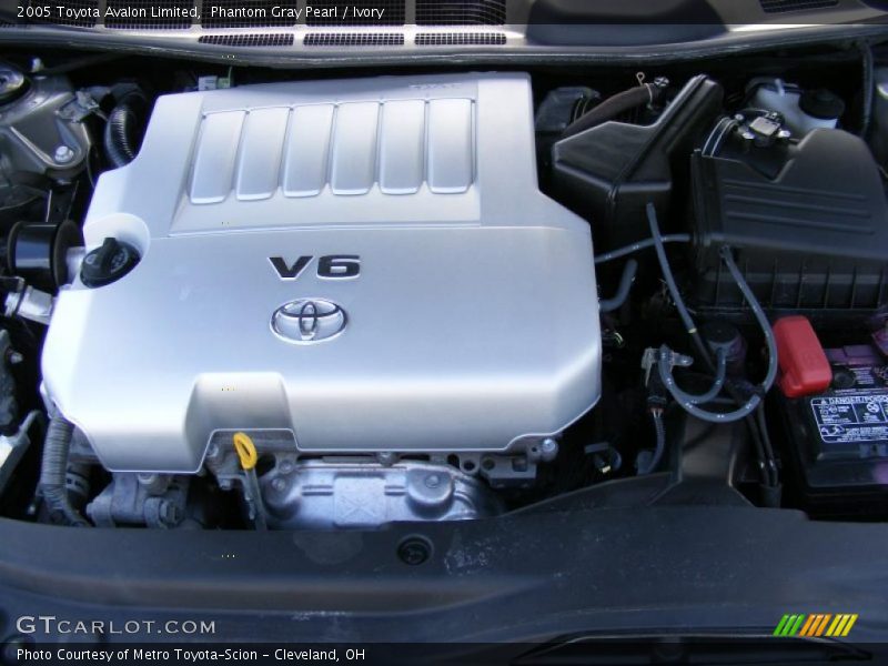 Phantom Gray Pearl / Ivory 2005 Toyota Avalon Limited