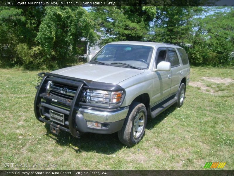 Millennium Silver Metallic / Gray 2002 Toyota 4Runner SR5 4x4