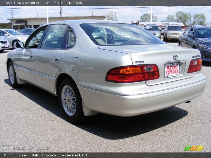 Lunar Mist Metallic / Ivory 1999 Toyota Avalon XLS