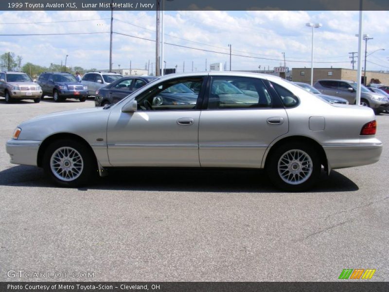 Lunar Mist Metallic / Ivory 1999 Toyota Avalon XLS