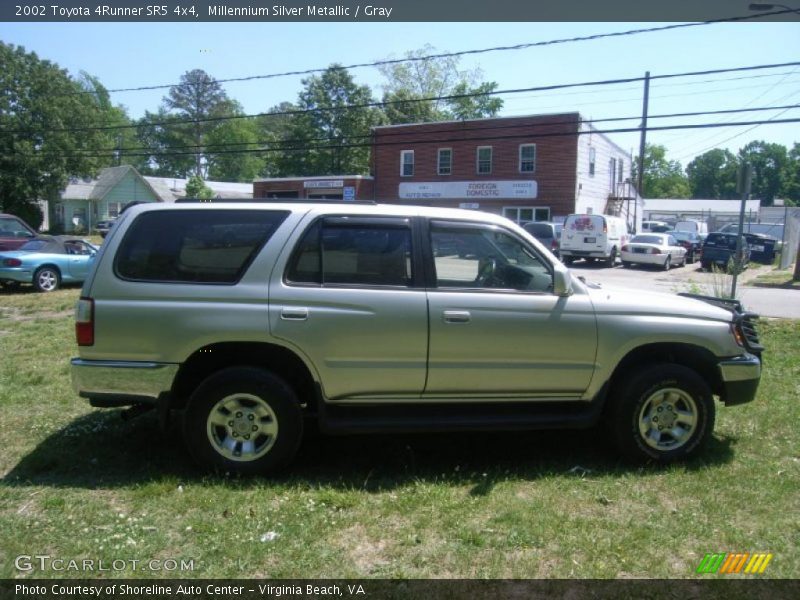 Millennium Silver Metallic / Gray 2002 Toyota 4Runner SR5 4x4