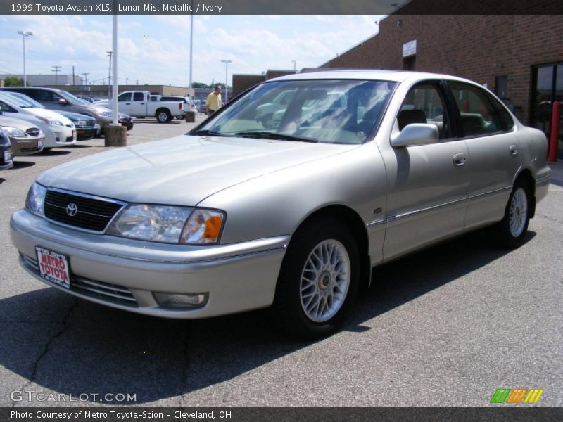 Lunar Mist Metallic / Ivory 1999 Toyota Avalon XLS
