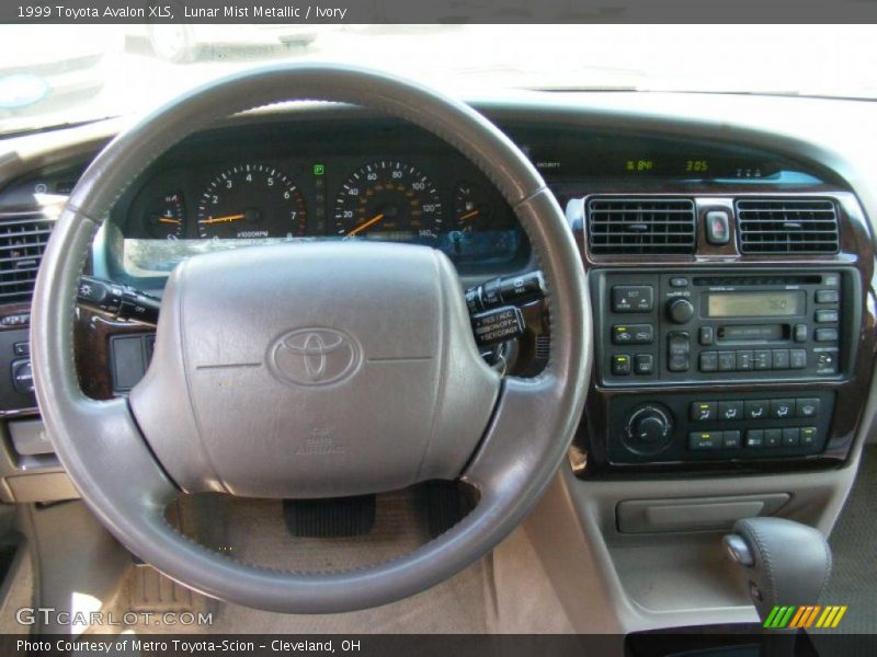 Lunar Mist Metallic / Ivory 1999 Toyota Avalon XLS