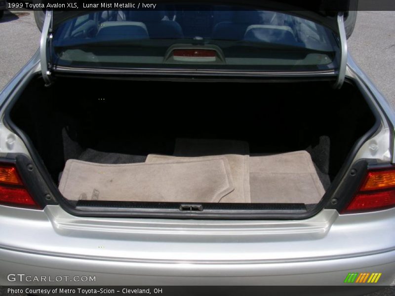 Lunar Mist Metallic / Ivory 1999 Toyota Avalon XLS