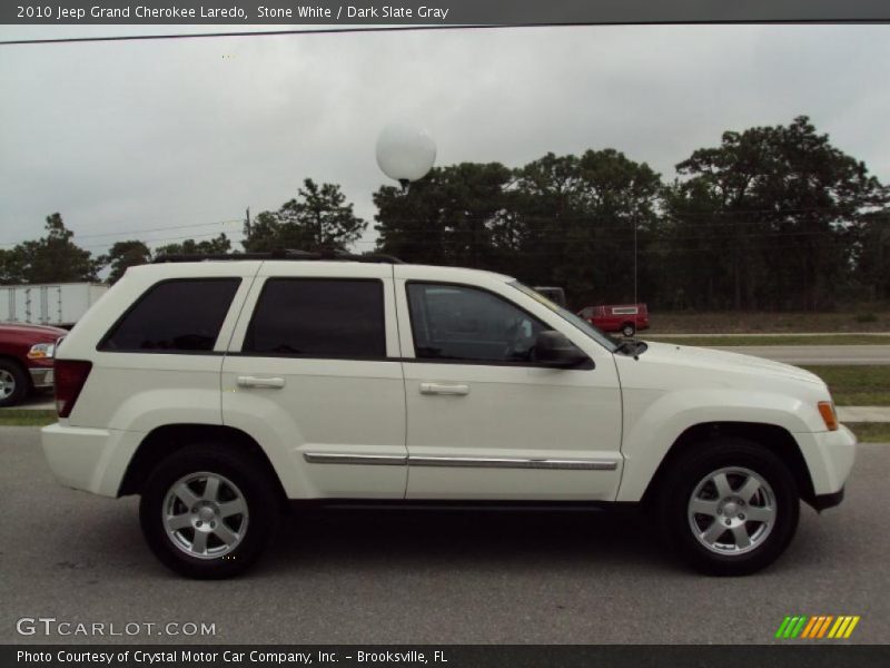 Stone White / Dark Slate Gray 2010 Jeep Grand Cherokee Laredo