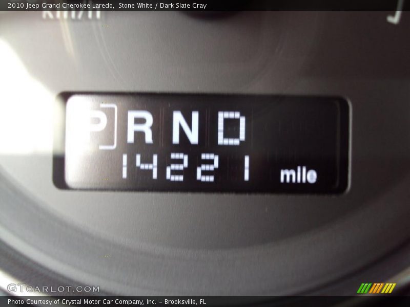 Stone White / Dark Slate Gray 2010 Jeep Grand Cherokee Laredo