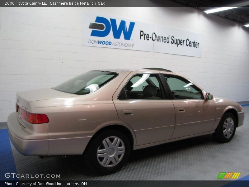Cashmere Beige Metallic / Oak 2000 Toyota Camry LE