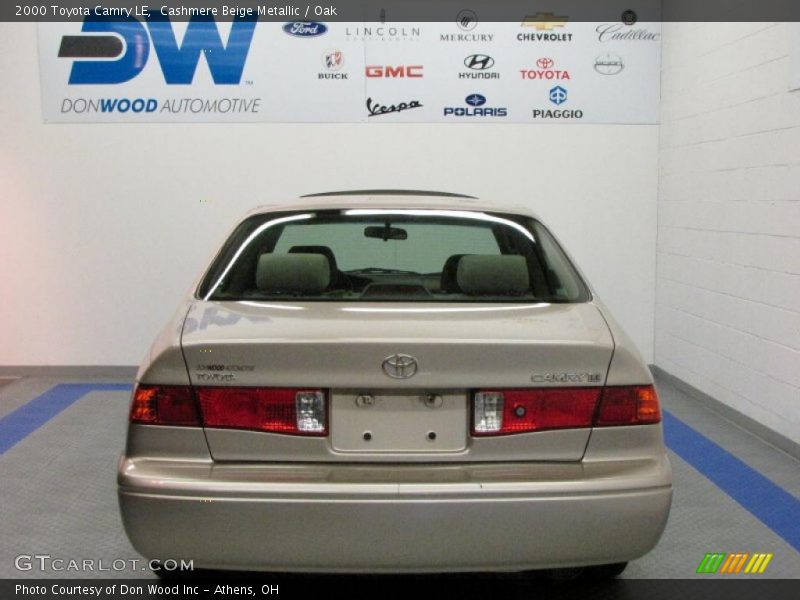 Cashmere Beige Metallic / Oak 2000 Toyota Camry LE