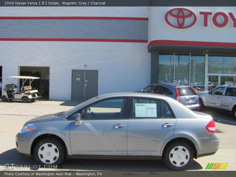 Magnetic Gray / Charcoal 2009 Nissan Versa 1.8 S Sedan
