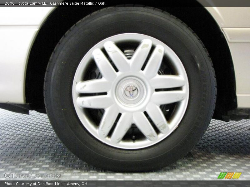 Cashmere Beige Metallic / Oak 2000 Toyota Camry LE