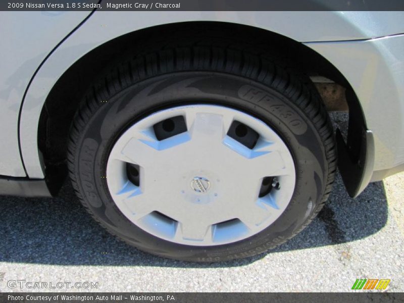 Magnetic Gray / Charcoal 2009 Nissan Versa 1.8 S Sedan