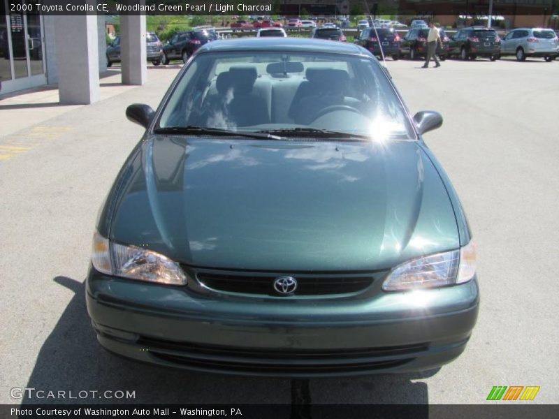 Woodland Green Pearl / Light Charcoal 2000 Toyota Corolla CE