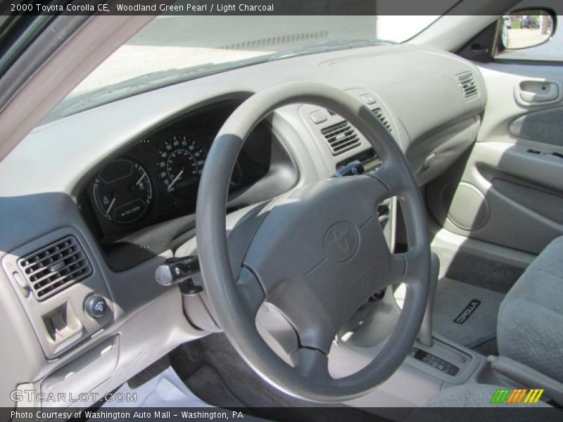 Woodland Green Pearl / Light Charcoal 2000 Toyota Corolla CE