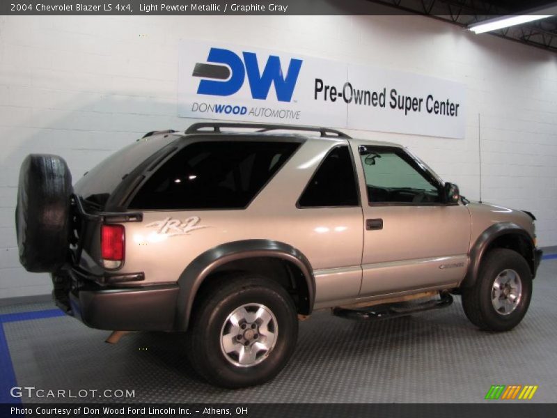 Light Pewter Metallic / Graphite Gray 2004 Chevrolet Blazer LS 4x4