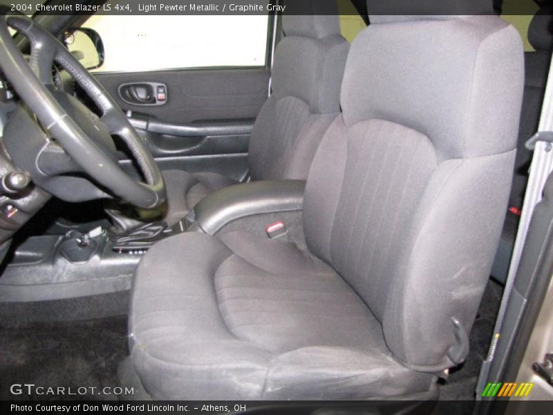 Light Pewter Metallic / Graphite Gray 2004 Chevrolet Blazer LS 4x4