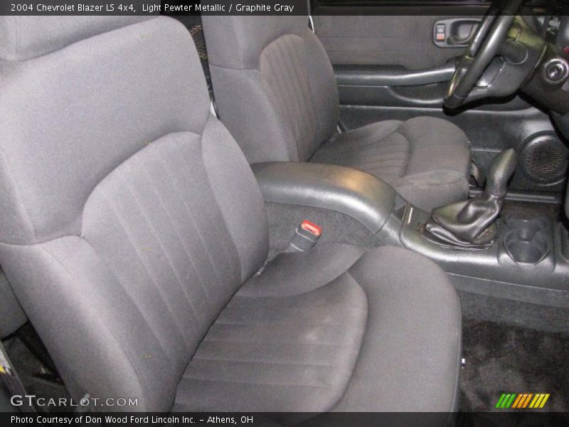 Light Pewter Metallic / Graphite Gray 2004 Chevrolet Blazer LS 4x4