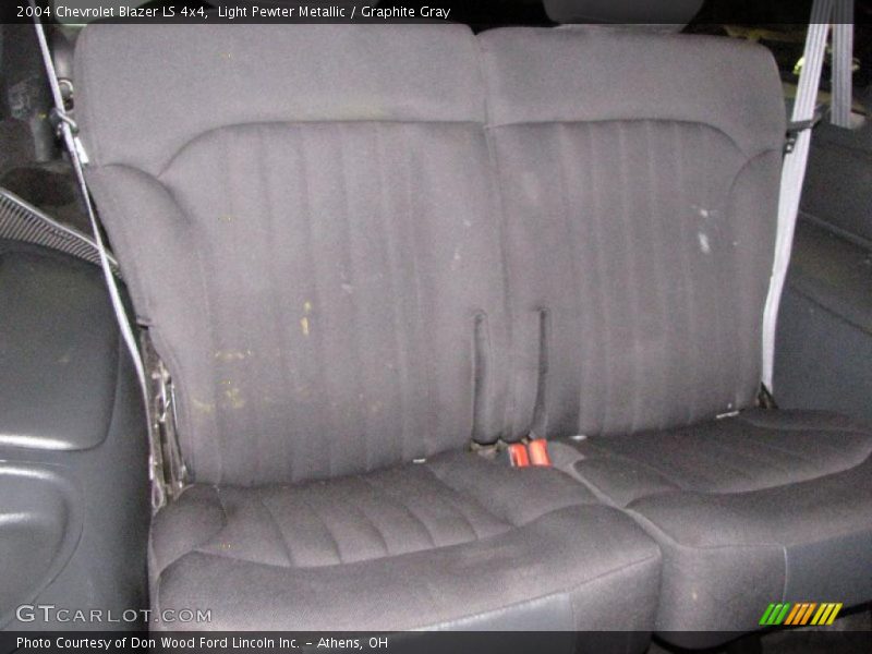 Light Pewter Metallic / Graphite Gray 2004 Chevrolet Blazer LS 4x4