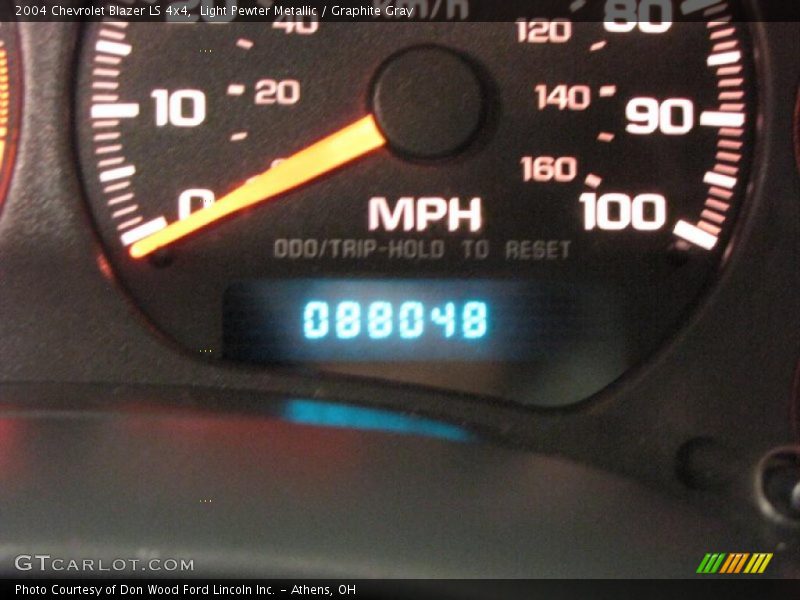 Light Pewter Metallic / Graphite Gray 2004 Chevrolet Blazer LS 4x4