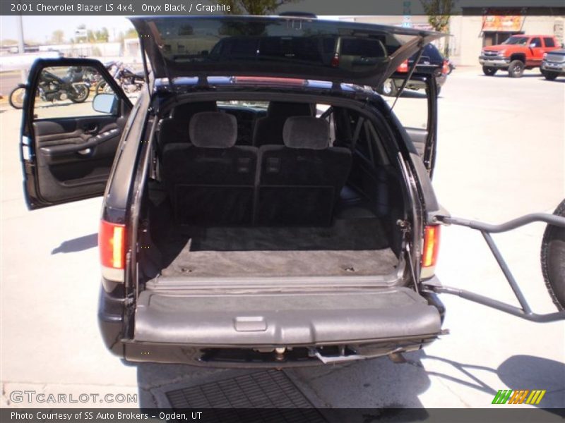 Onyx Black / Graphite 2001 Chevrolet Blazer LS 4x4