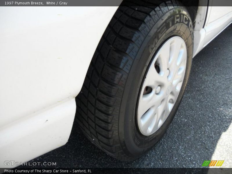 White / Gray 1997 Plymouth Breeze