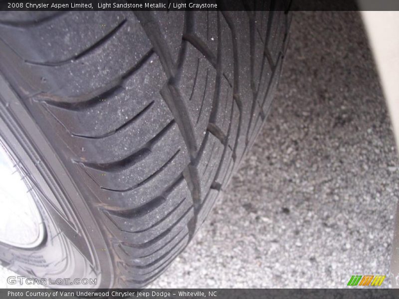 Light Sandstone Metallic / Light Graystone 2008 Chrysler Aspen Limited