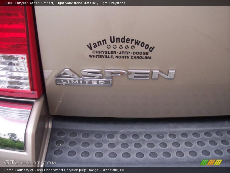 Light Sandstone Metallic / Light Graystone 2008 Chrysler Aspen Limited