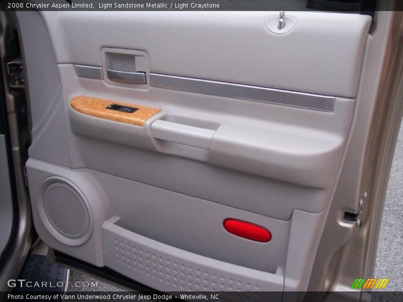 Light Sandstone Metallic / Light Graystone 2008 Chrysler Aspen Limited