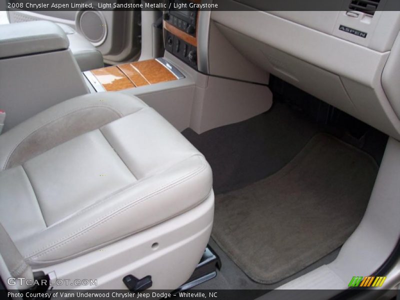 Light Sandstone Metallic / Light Graystone 2008 Chrysler Aspen Limited