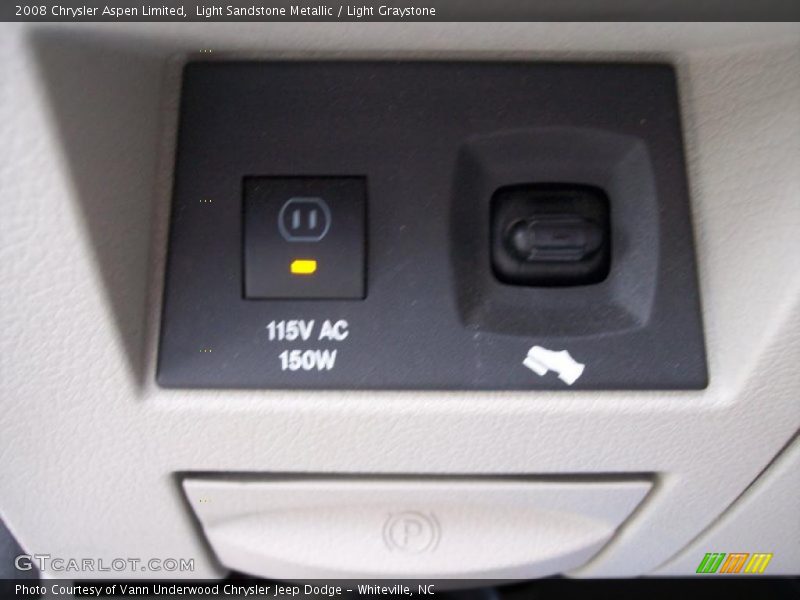 Light Sandstone Metallic / Light Graystone 2008 Chrysler Aspen Limited