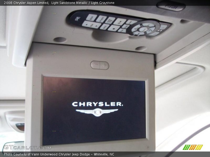 Light Sandstone Metallic / Light Graystone 2008 Chrysler Aspen Limited