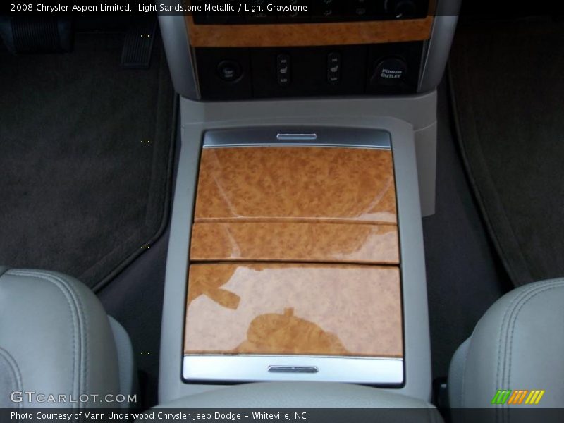 Light Sandstone Metallic / Light Graystone 2008 Chrysler Aspen Limited