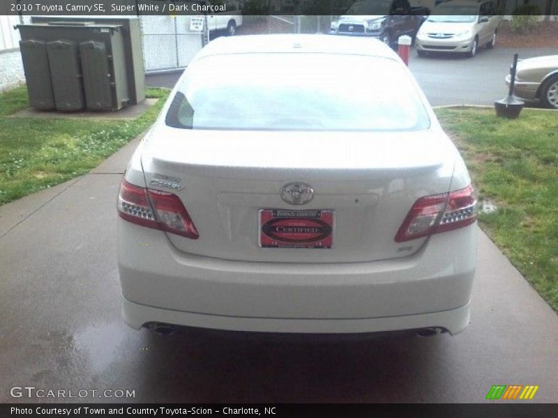 Super White / Dark Charcoal 2010 Toyota Camry SE