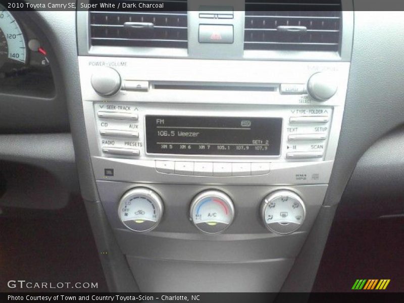Super White / Dark Charcoal 2010 Toyota Camry SE